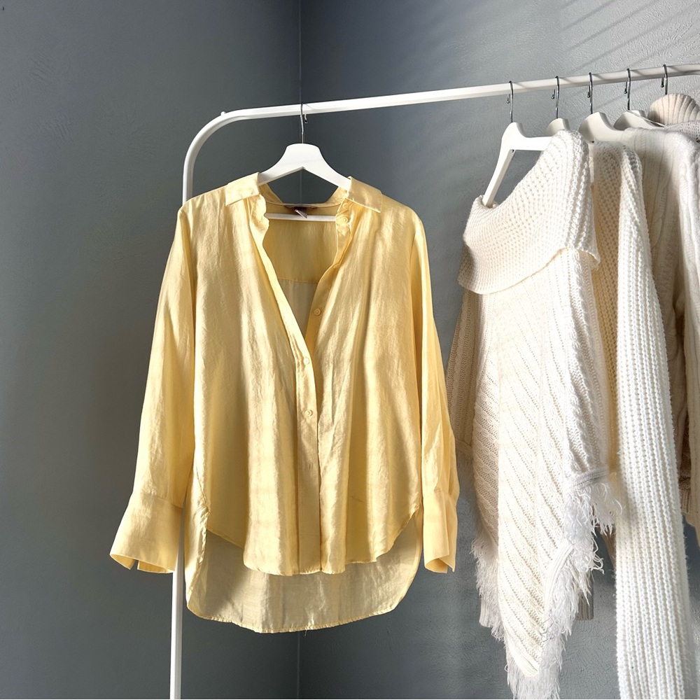 βοΈsoldβοΈOversized Light Yellow Button Down Shirt - Picture 12 of 16